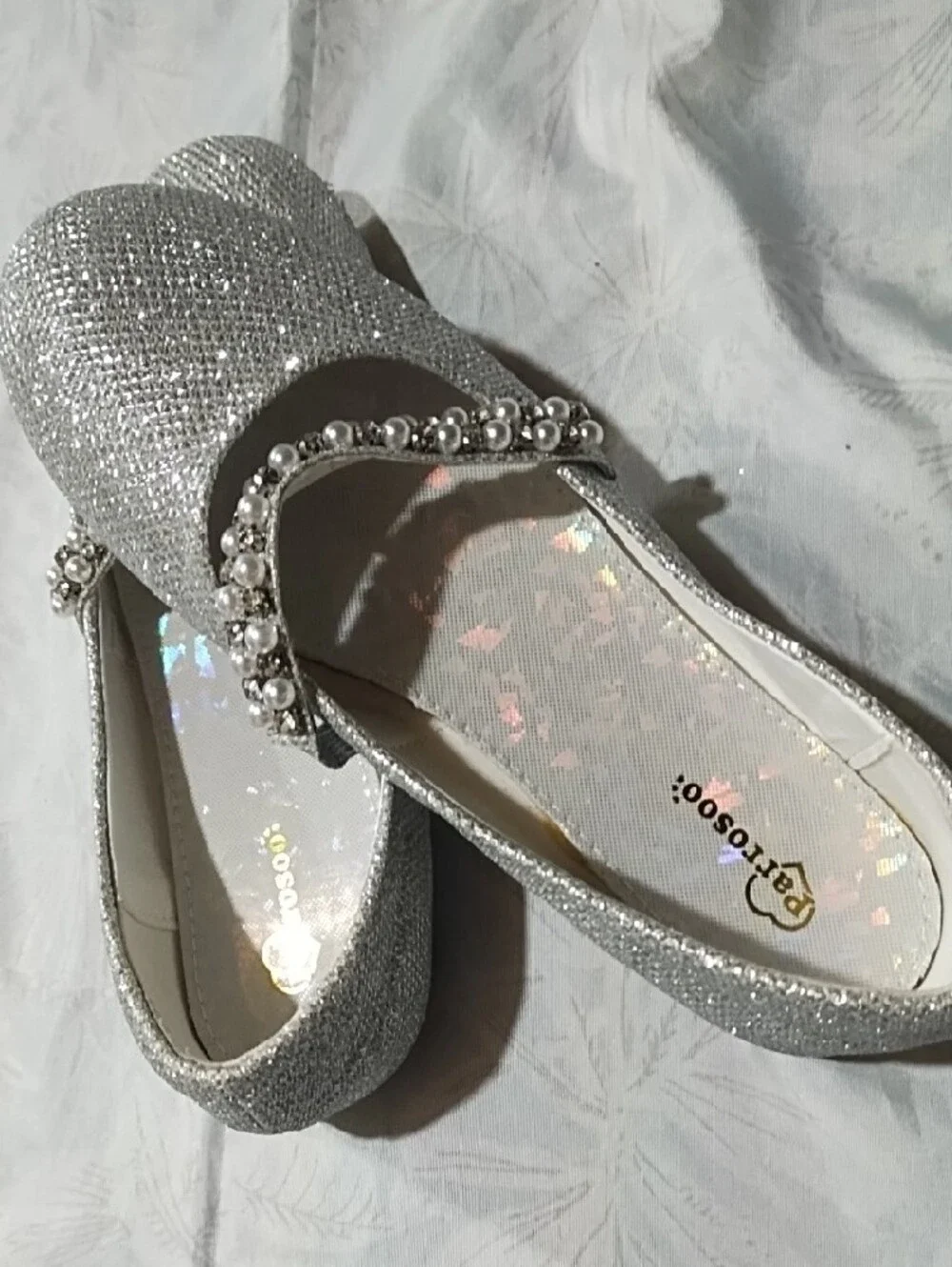 Girls' Silver Glitter Dress Flats with Pearl and Bead Strap So Cute Girl's 3 VGC
